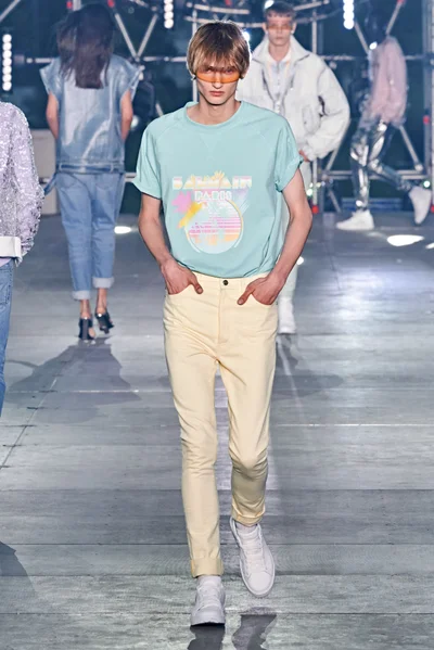 Look 28